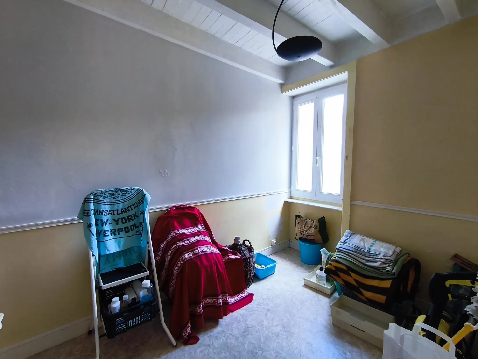 Maison de ville F5 avec terrasse, garage et terrain à Thiers 