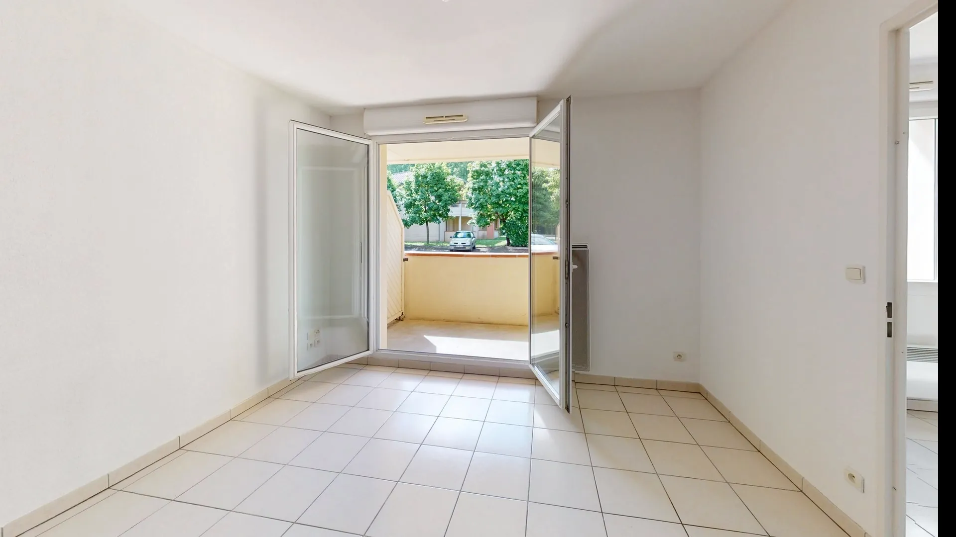 Appartement T1 bis à Auterive avec balcon, parking et piscine 