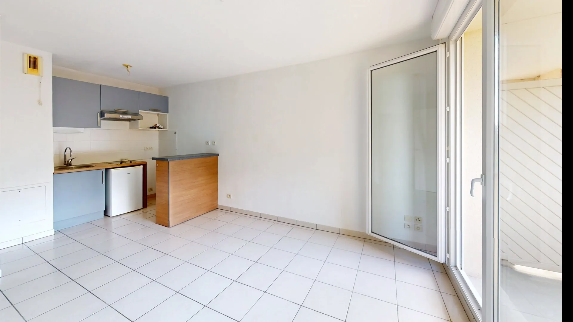 Appartement T1 bis à Auterive avec balcon, parking et piscine 