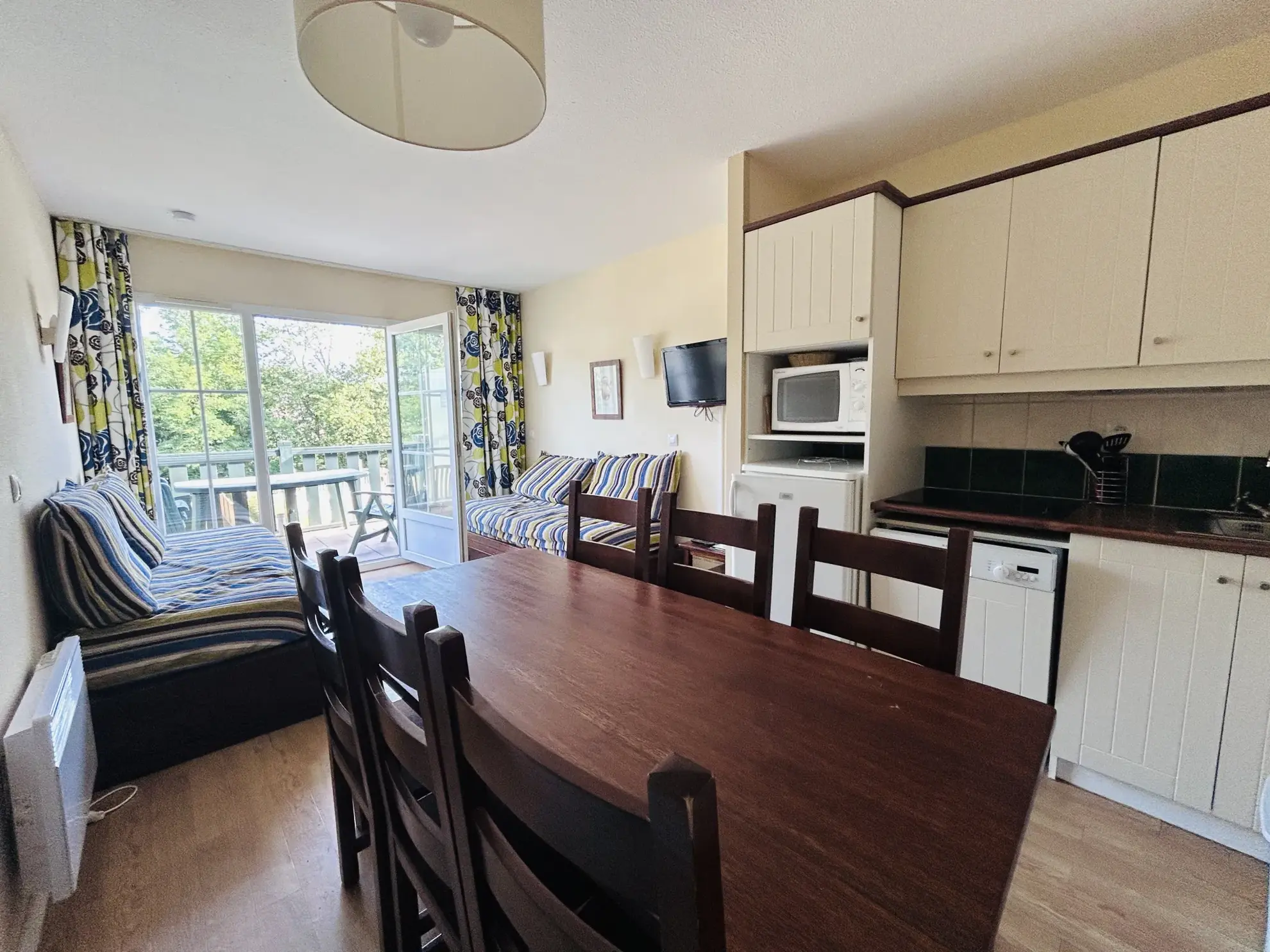 Appartement rénové de 45 m² à Argentat avec vue sur la rivière, parfait pour investissement ou résidence secondaire