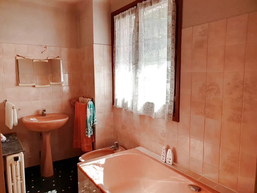 Maison à vendre à Tulle avec vue sur la ville et 4 chambres 