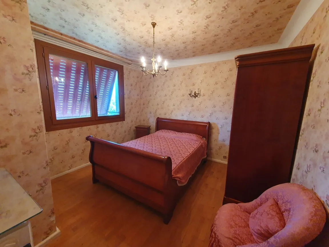 Maison à vendre à Tulle avec vue sur la ville et 4 chambres 