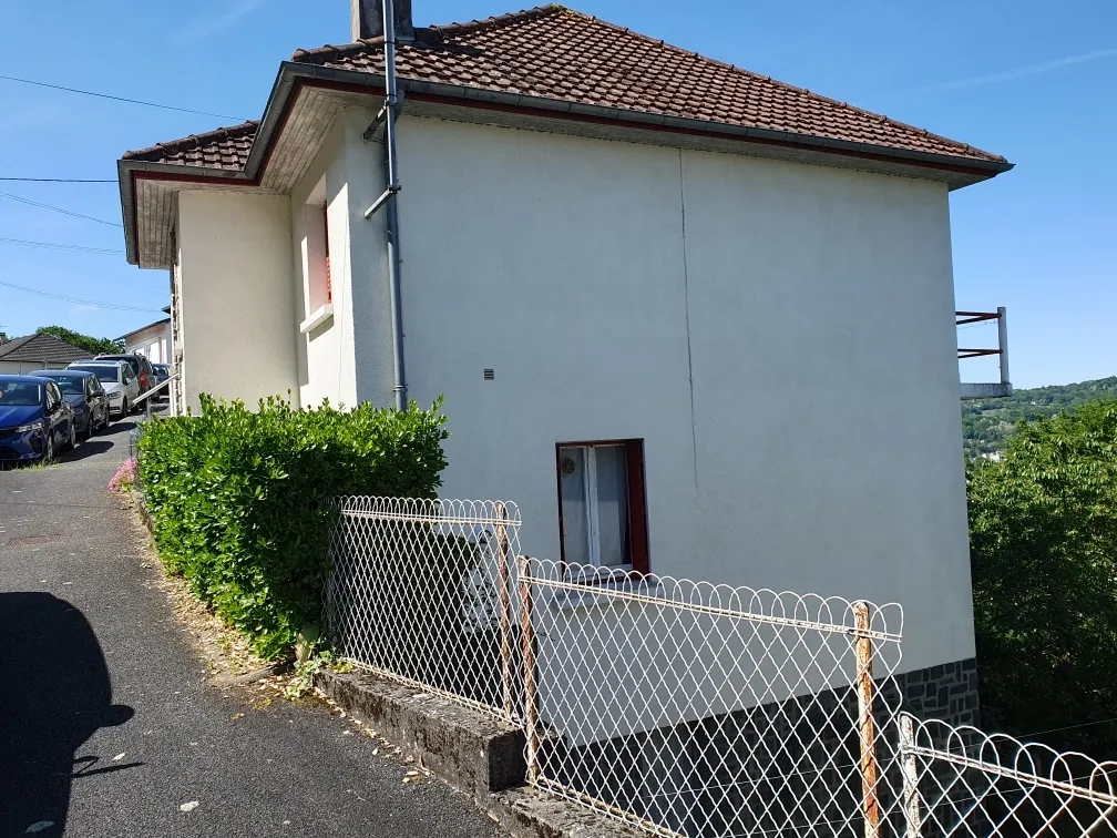Maison à vendre à Tulle avec vue sur la ville et 4 chambres 