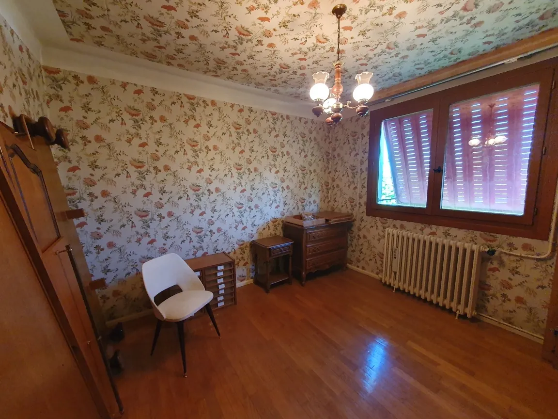 Maison à vendre à Tulle avec vue sur la ville et 4 chambres 