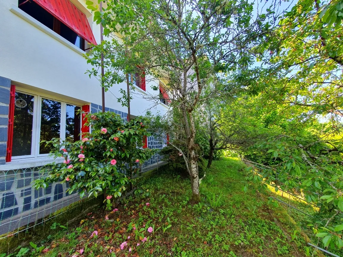 Maison à vendre à Tulle avec vue sur la ville et 4 chambres 