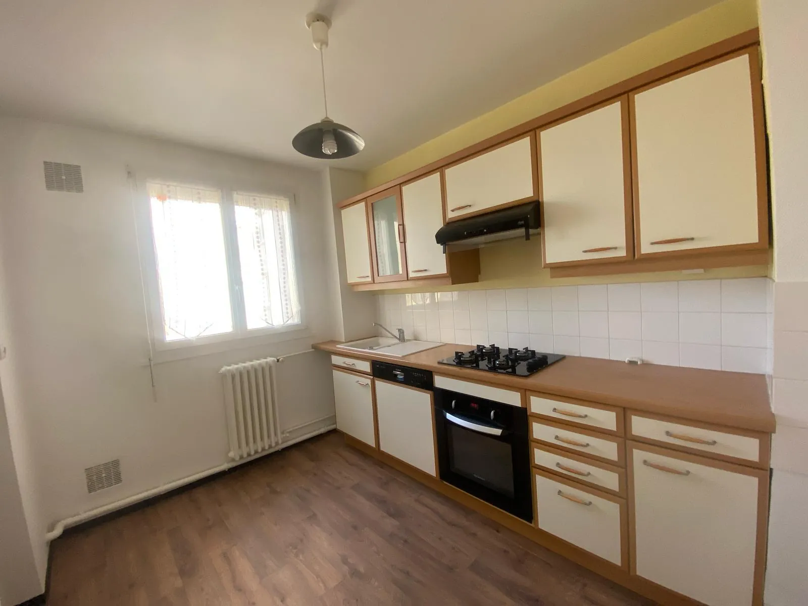 Appartement T3 spacieux avec garage et cave au Mans - Malpalu