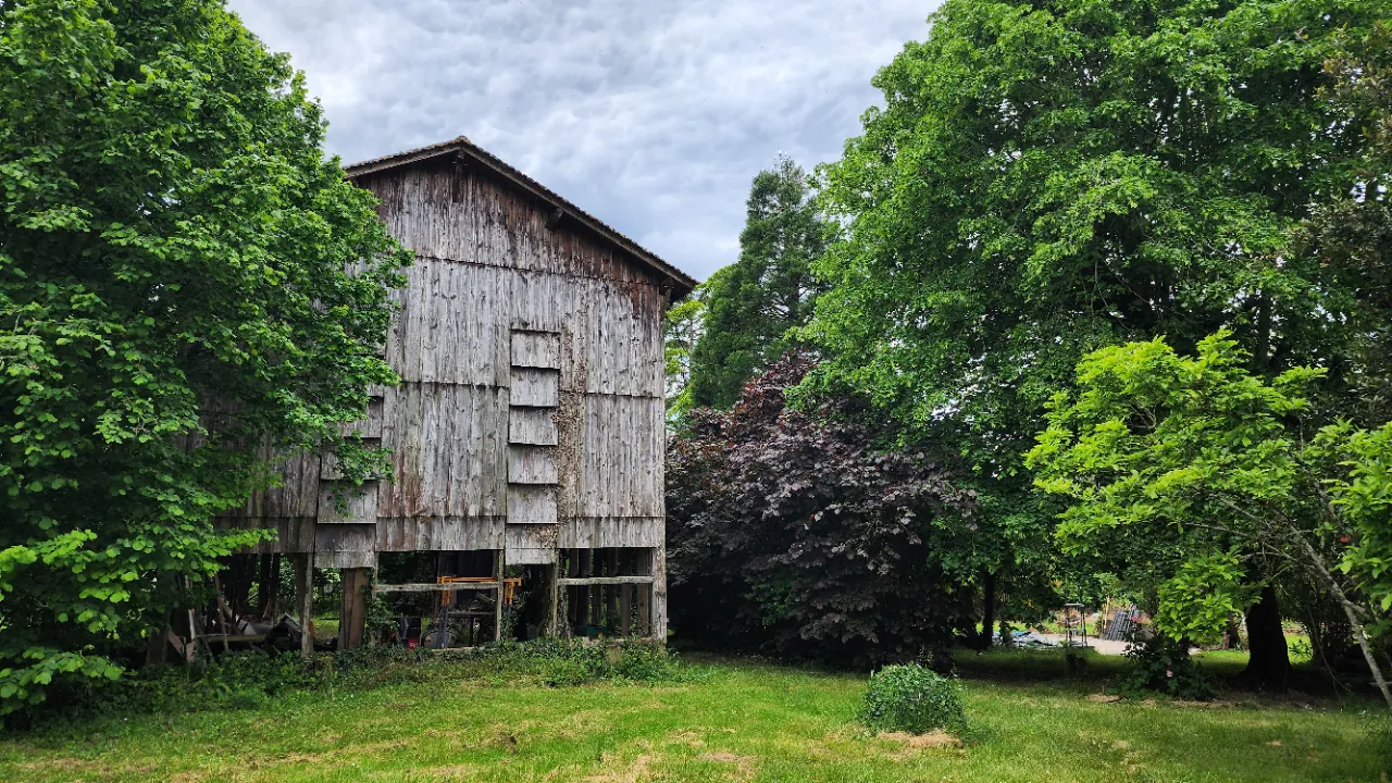 Maison de caractère à Tonneins avec grand jardin, entre calme et confort 
