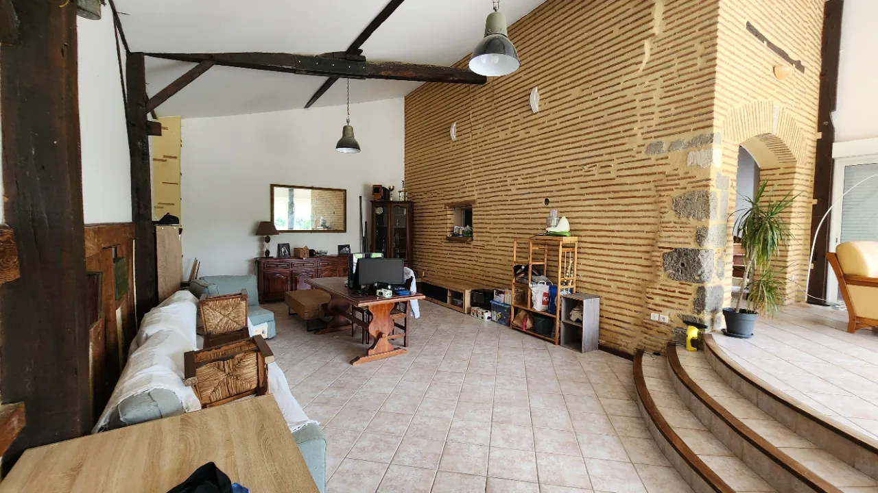 Maison de caractère à Tonneins avec grand jardin, entre calme et confort 