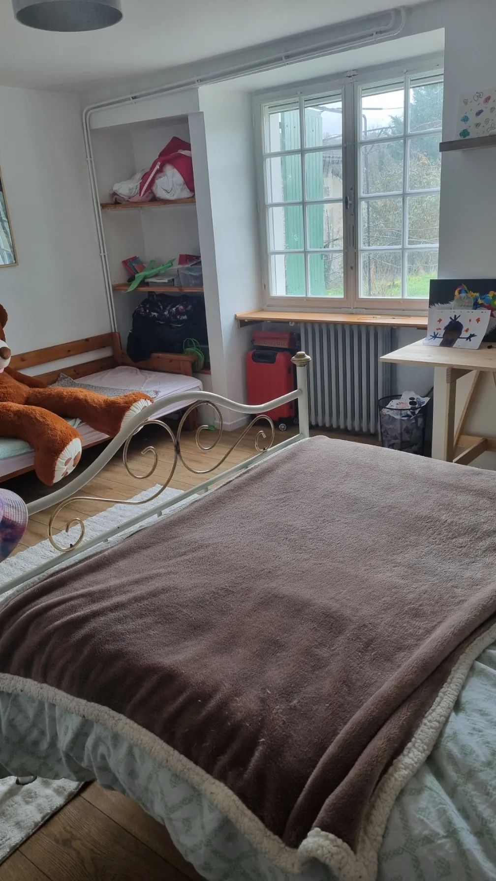 Maison de 135 m² avec 4 chambres, terrain, piscine à rénover en Dordogne 