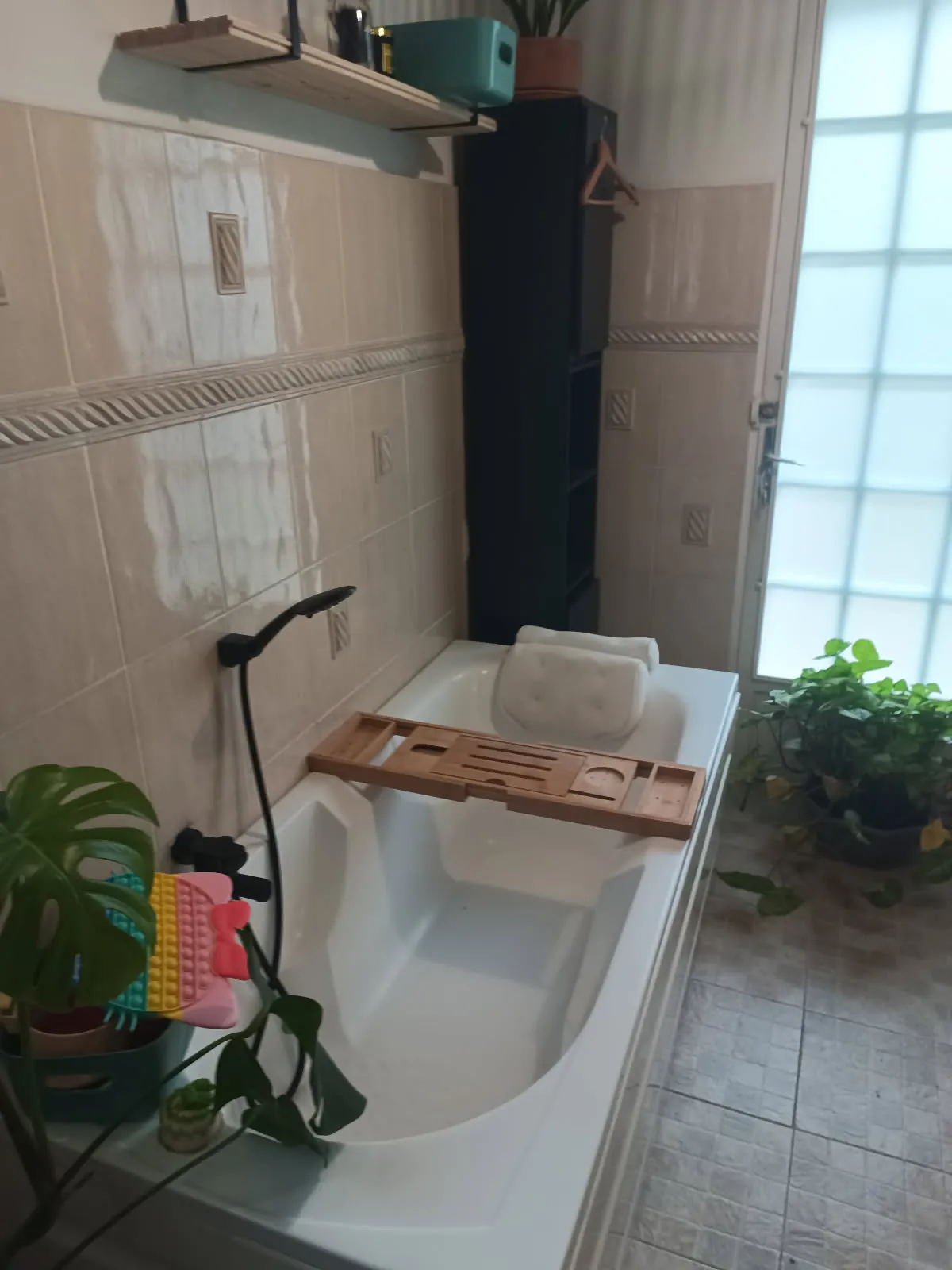 Maison de 135 m² avec 4 chambres, terrain, piscine à rénover en Dordogne 