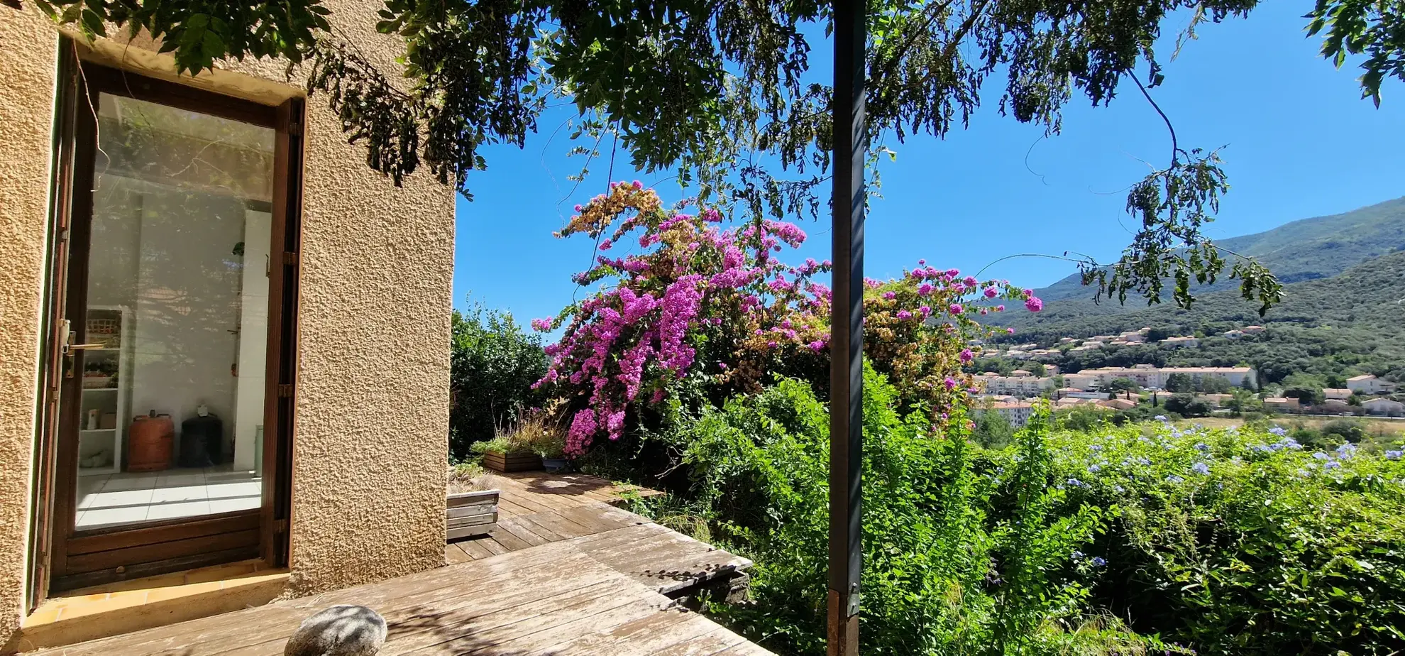 Maison à Palalda avec grand potentiel, garage, vue dégagée et possibilité de créer plusieurs logements