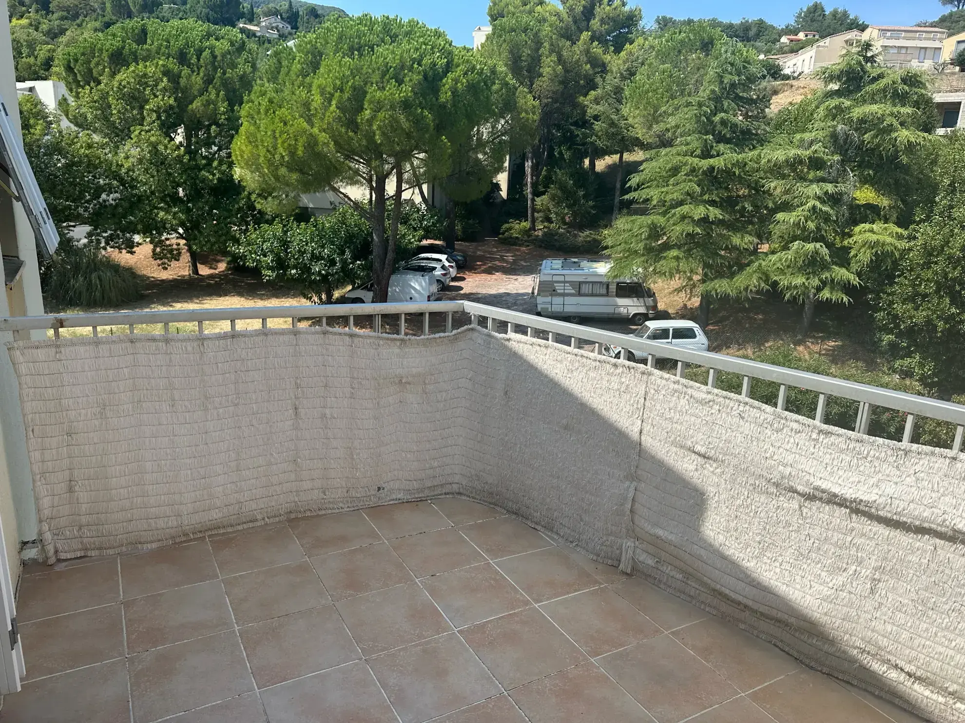 Appartement T5 de 91 m² à Lodève avec terrasse, parking et cave