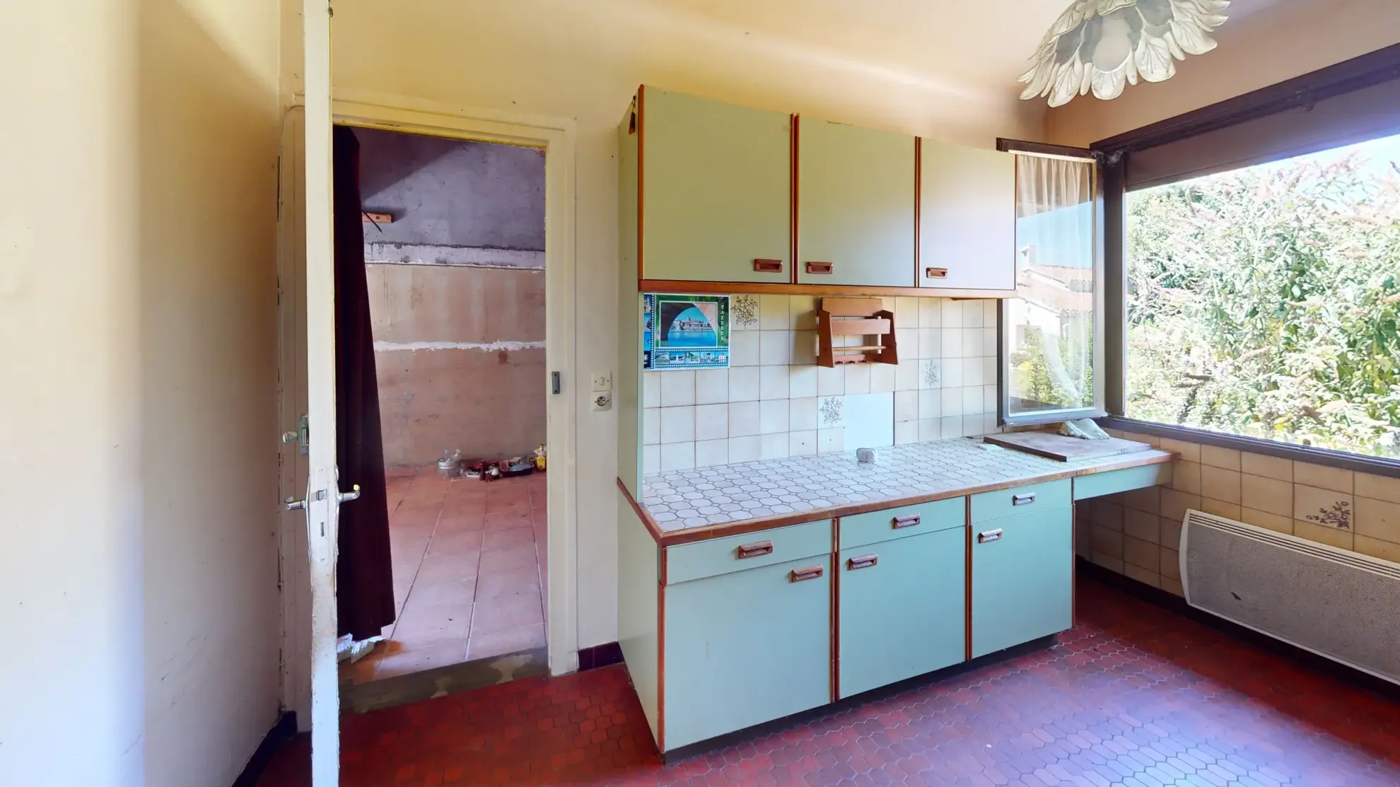 Maison à rénover de 61 m² avec garages et grand terrain à Menville, proche Toulouse 