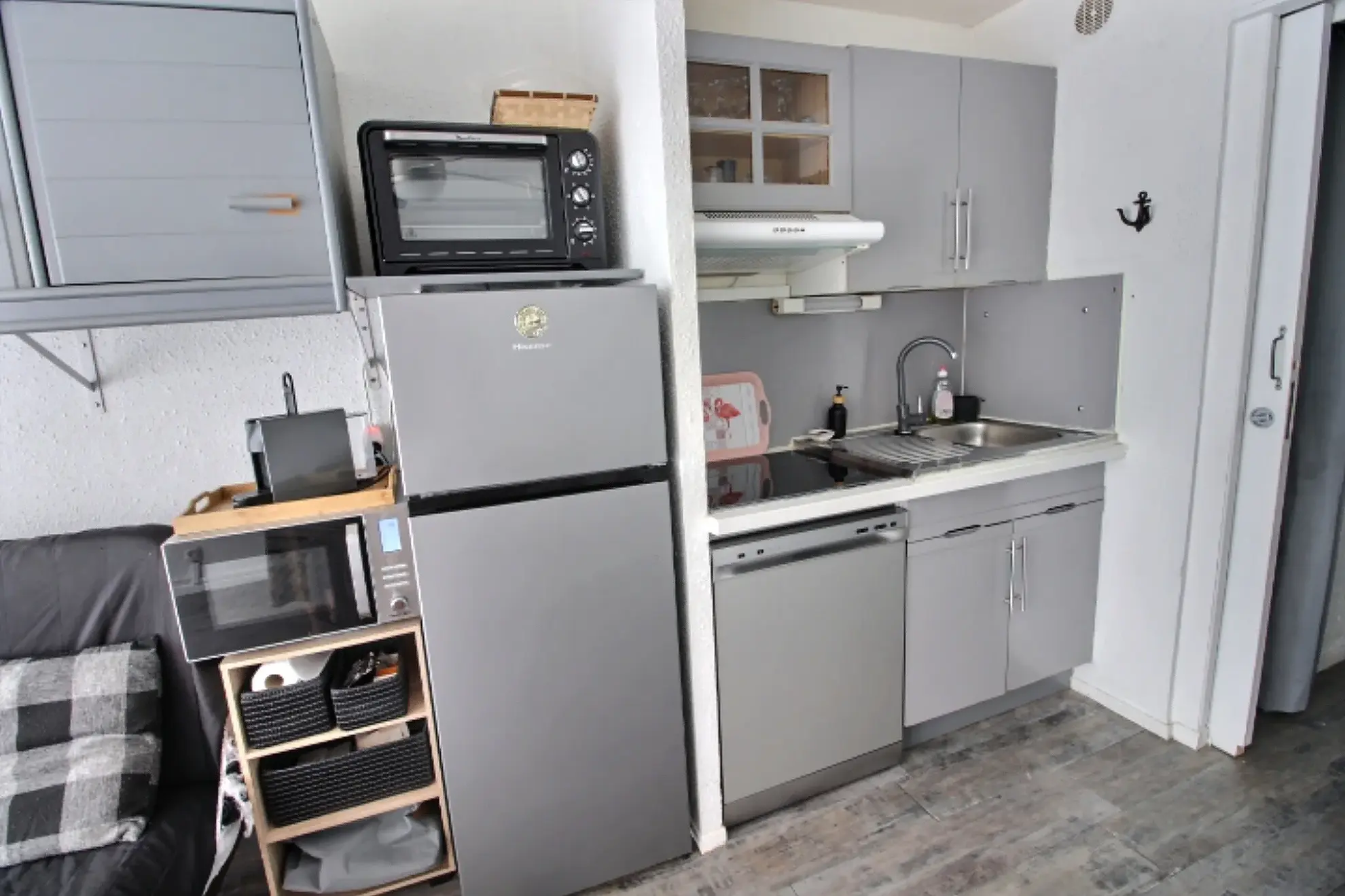 Studio meublé avec terrasse et piscine à Le Grau du Roi, idéal investissement 