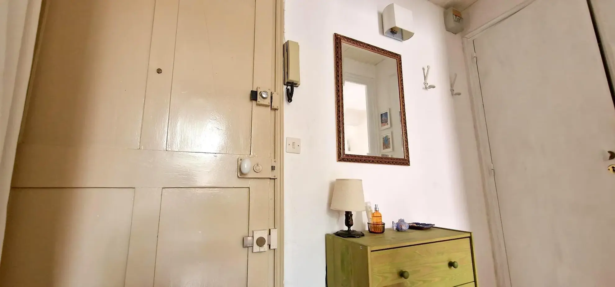 Studio lumineux à vendre au centre-ville de Fréjus - Investissement ou résidence secondaire 