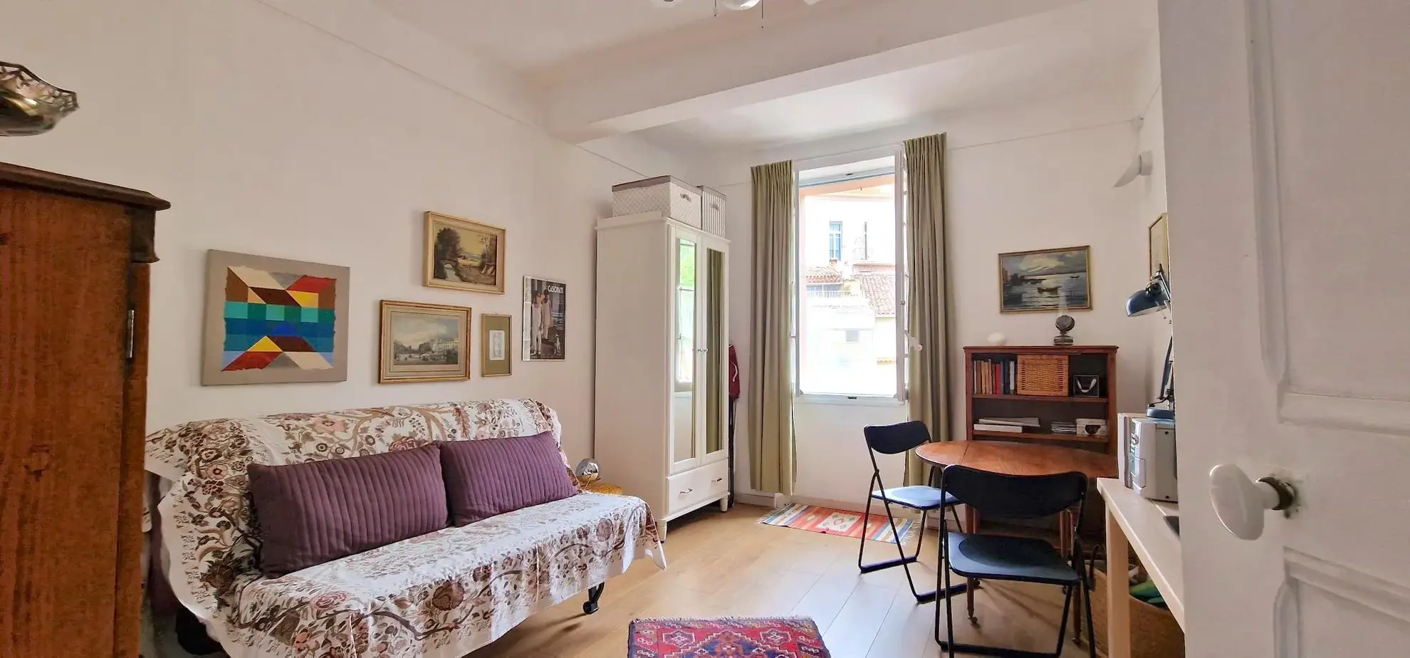 Studio lumineux à vendre au centre-ville de Fréjus - Investissement ou résidence secondaire 