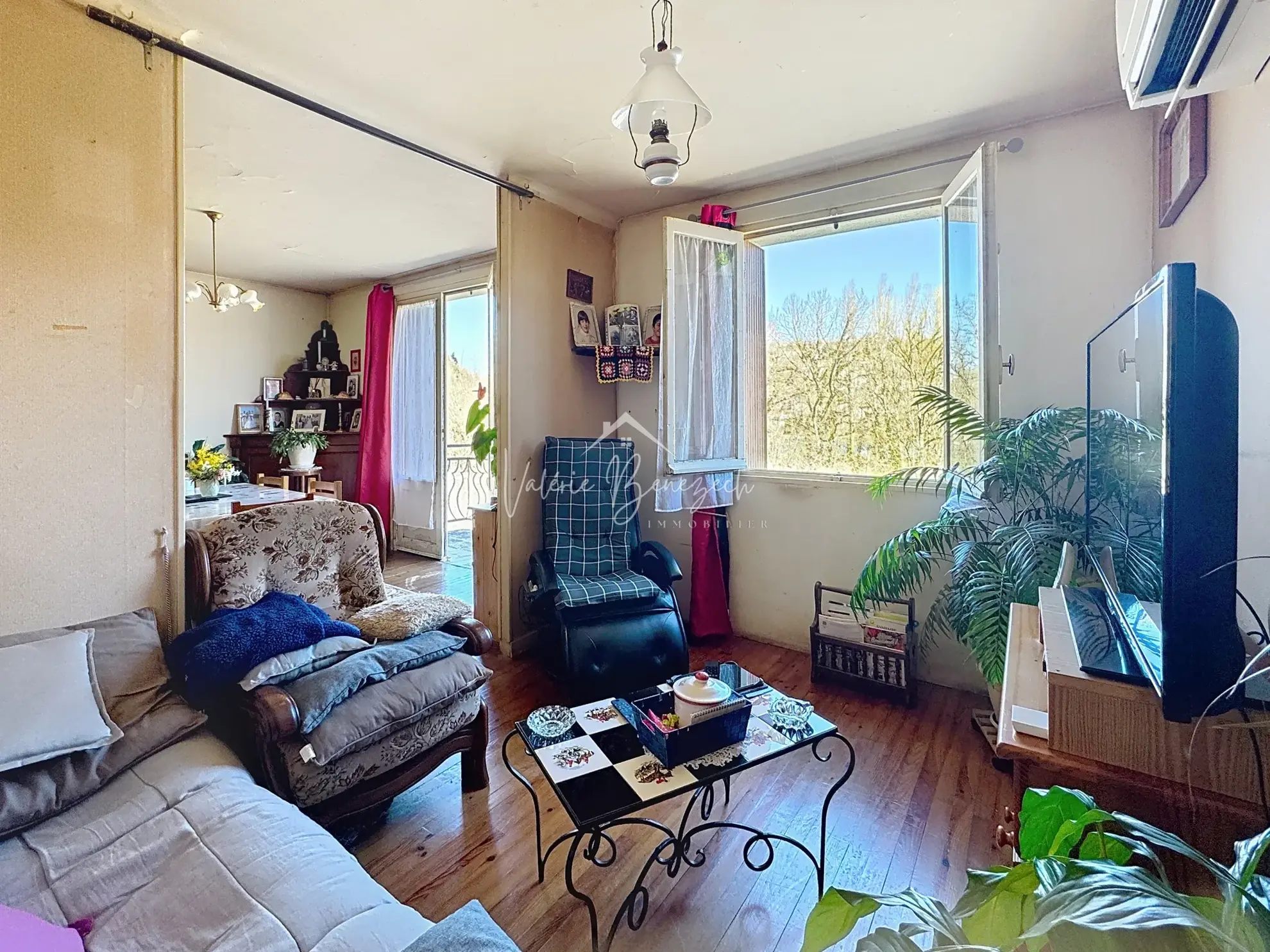 Maison T3 avec double garage sur 2718 m² à Camares – Potentiel et confort 