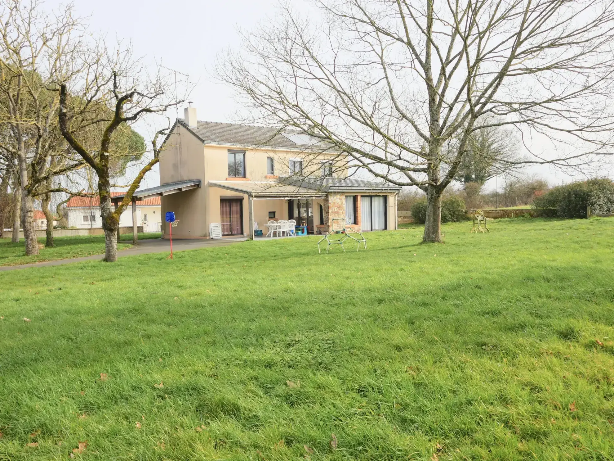Belle maison de 135 m² avec terrain et dépendances à VILLE DIEU LA BLOUÉRE