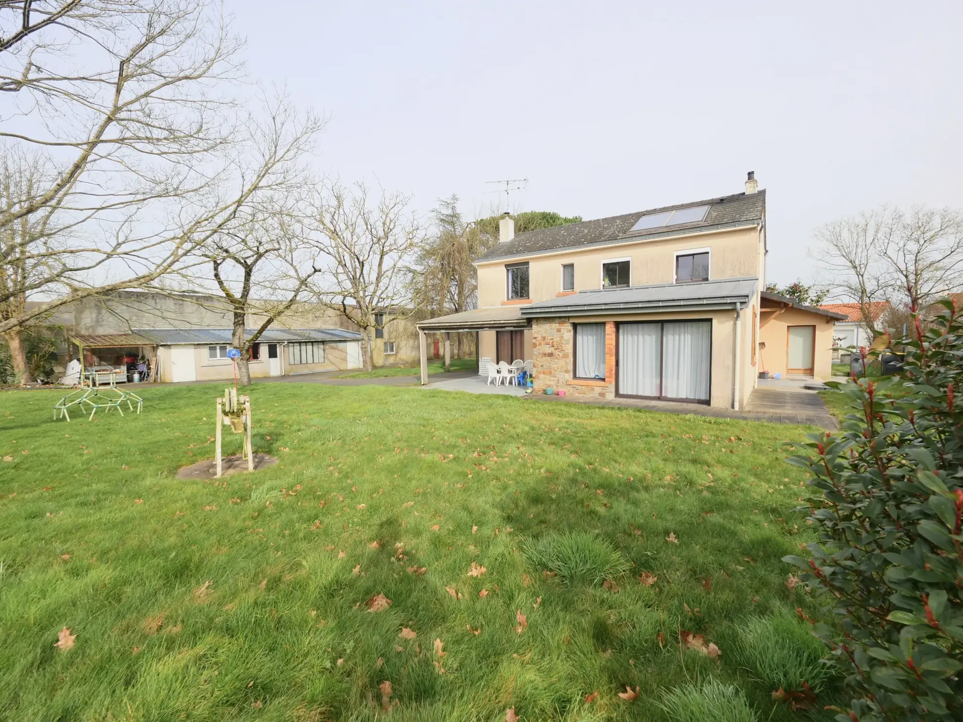 Belle maison de 135 m² avec terrain et dépendances à VILLE DIEU LA BLOUÉRE 