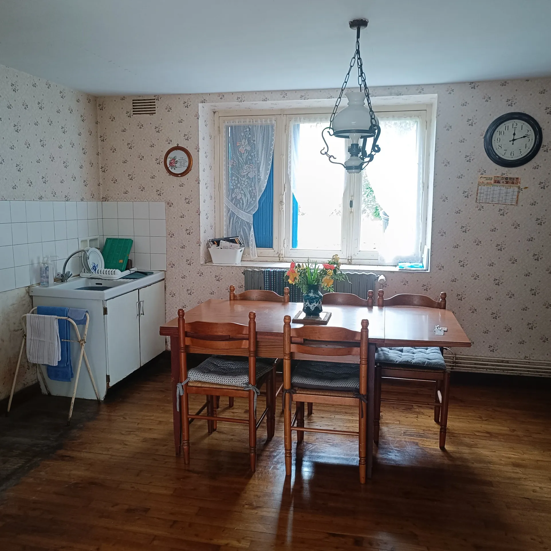 Charmante maison familiale à Neant-sur-Yvel avec grand terrain et potentiel d'aménagement 