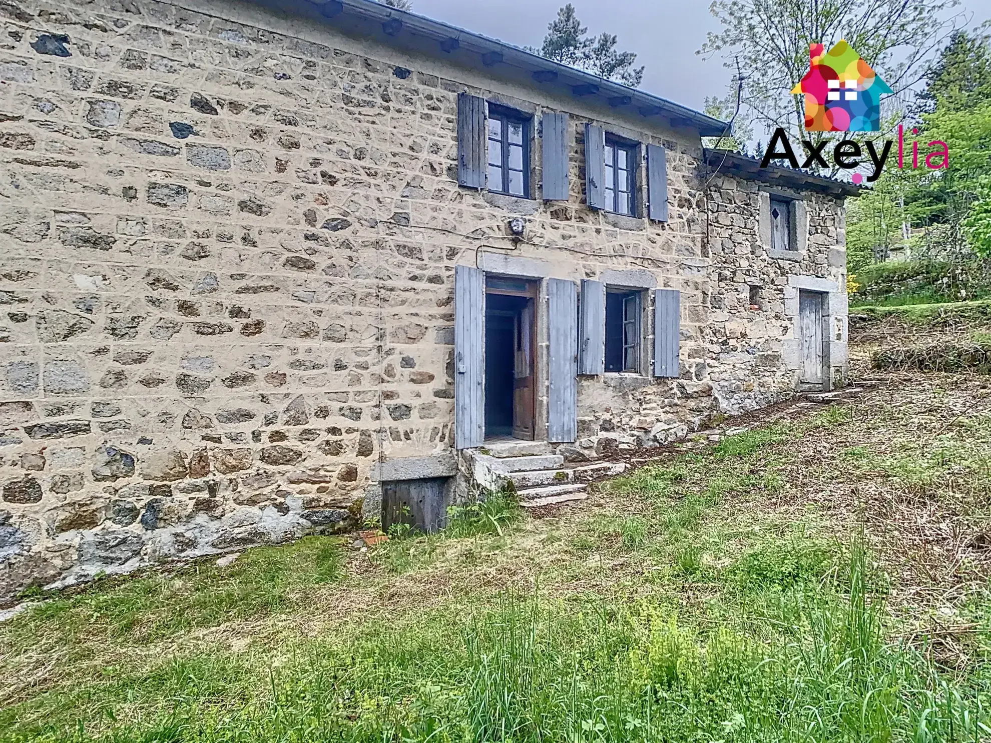 Maison en pierres à rénover avec terrain de 2117 m² à Saint-Nicolas-des-Biefs 