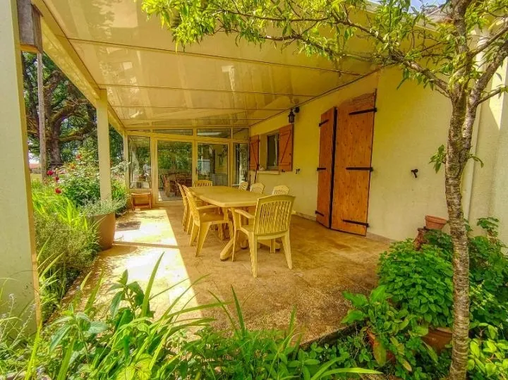 Maison de 3 chambres avec véranda et grand jardin proche Montcabrier 