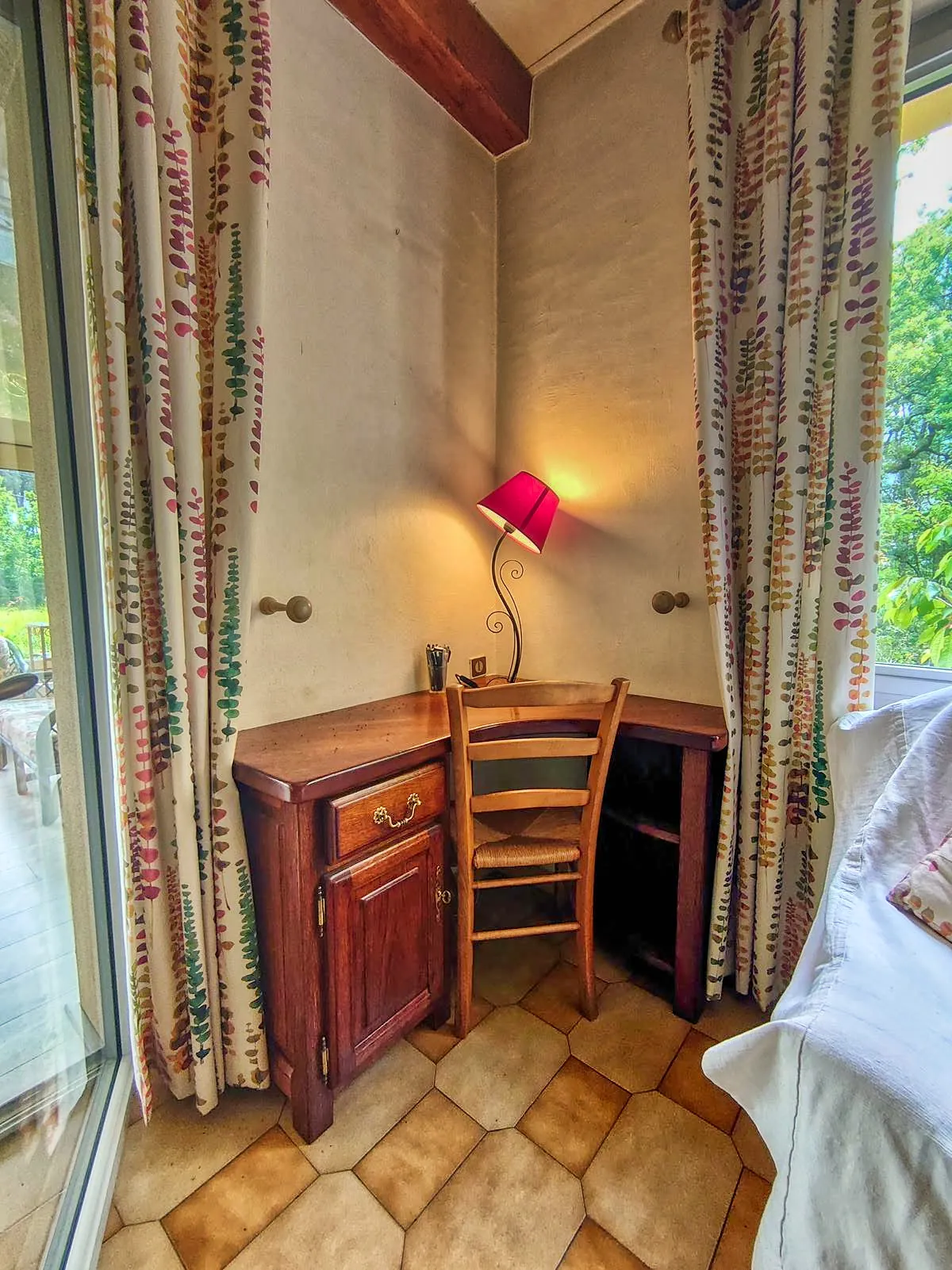 Maison de 3 chambres avec véranda et grand jardin proche Montcabrier 