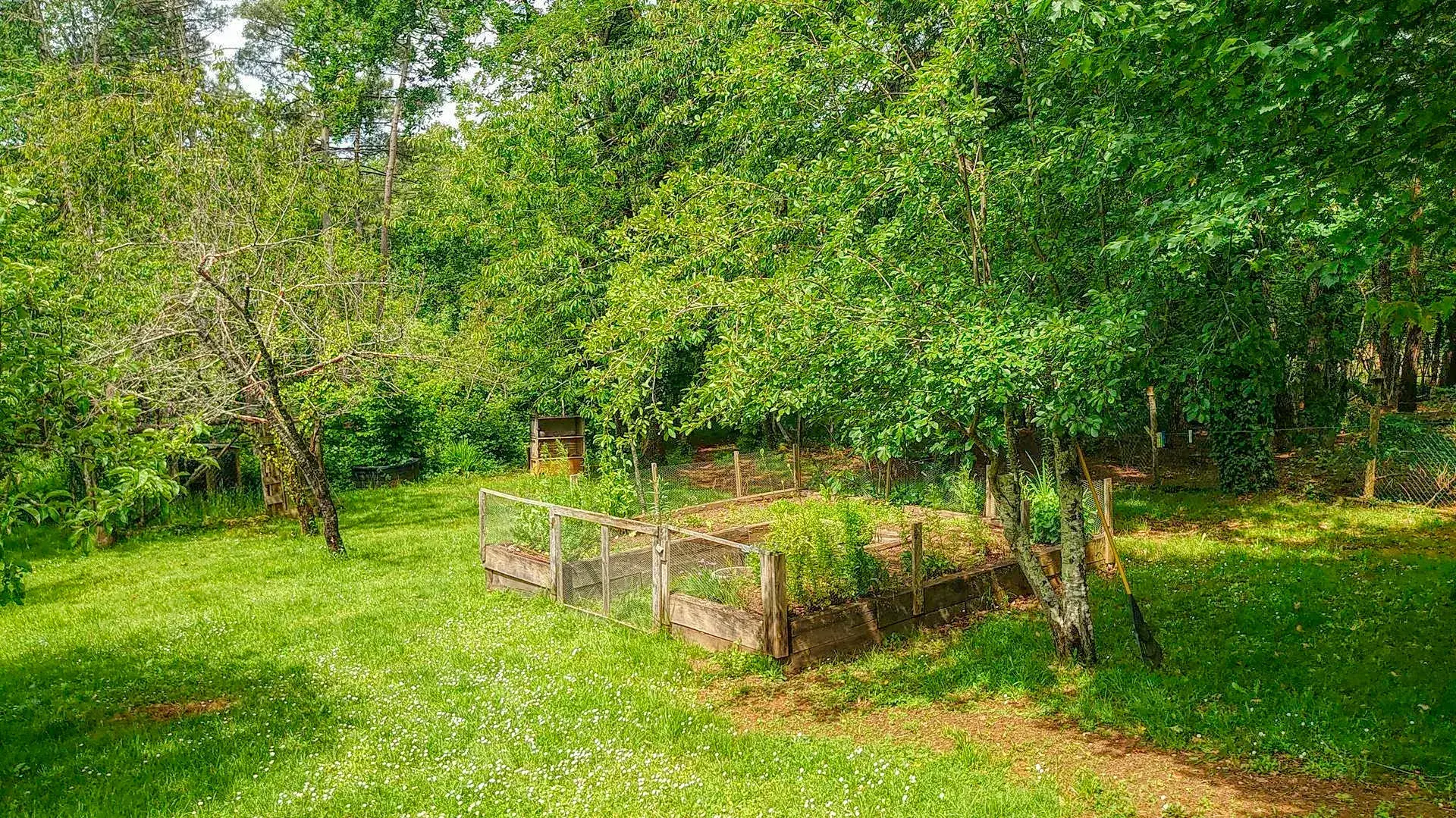 Maison de 3 chambres avec véranda et grand jardin proche Montcabrier 