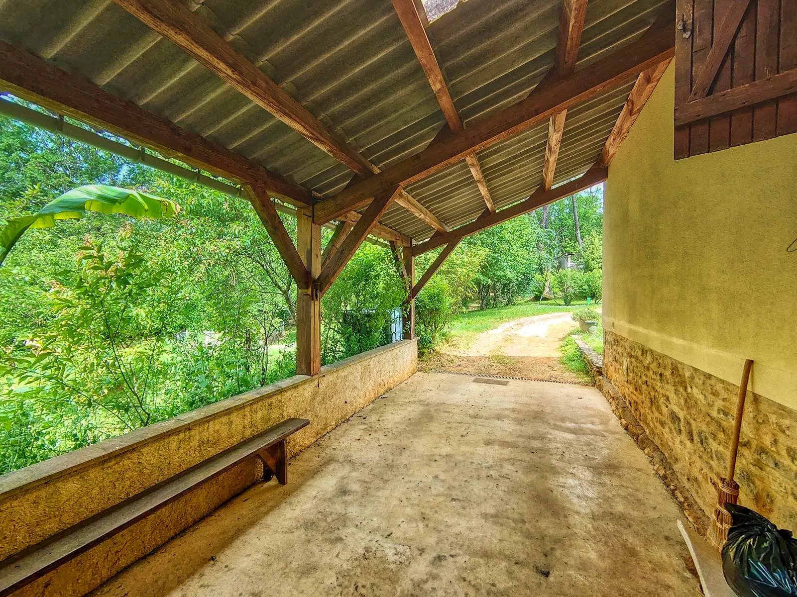 Maison de 3 chambres avec véranda et grand jardin proche Montcabrier 