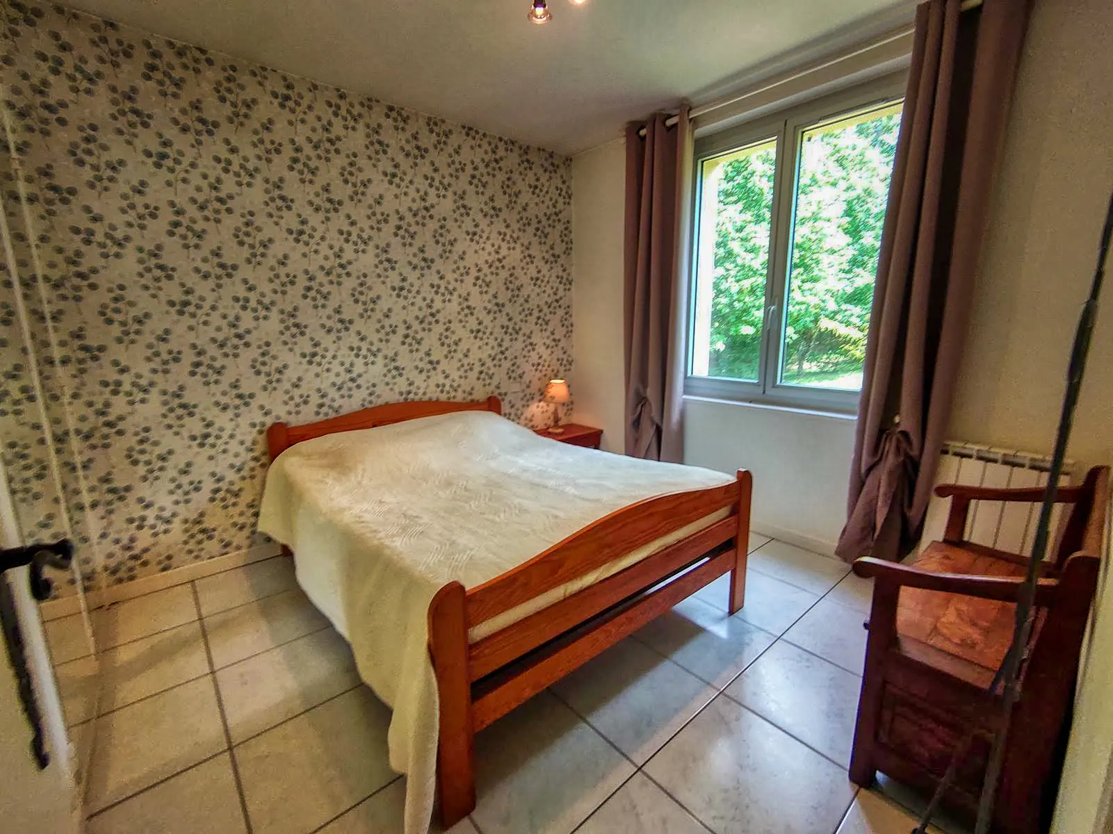 Maison de 3 chambres avec véranda et grand jardin proche Montcabrier 