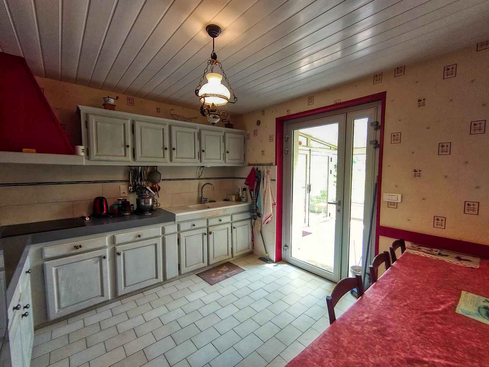 Maison de 3 chambres avec véranda et grand jardin proche Montcabrier 