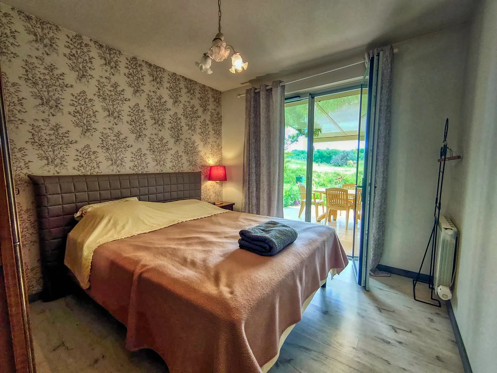 Maison de 3 chambres avec véranda et grand jardin proche Montcabrier 