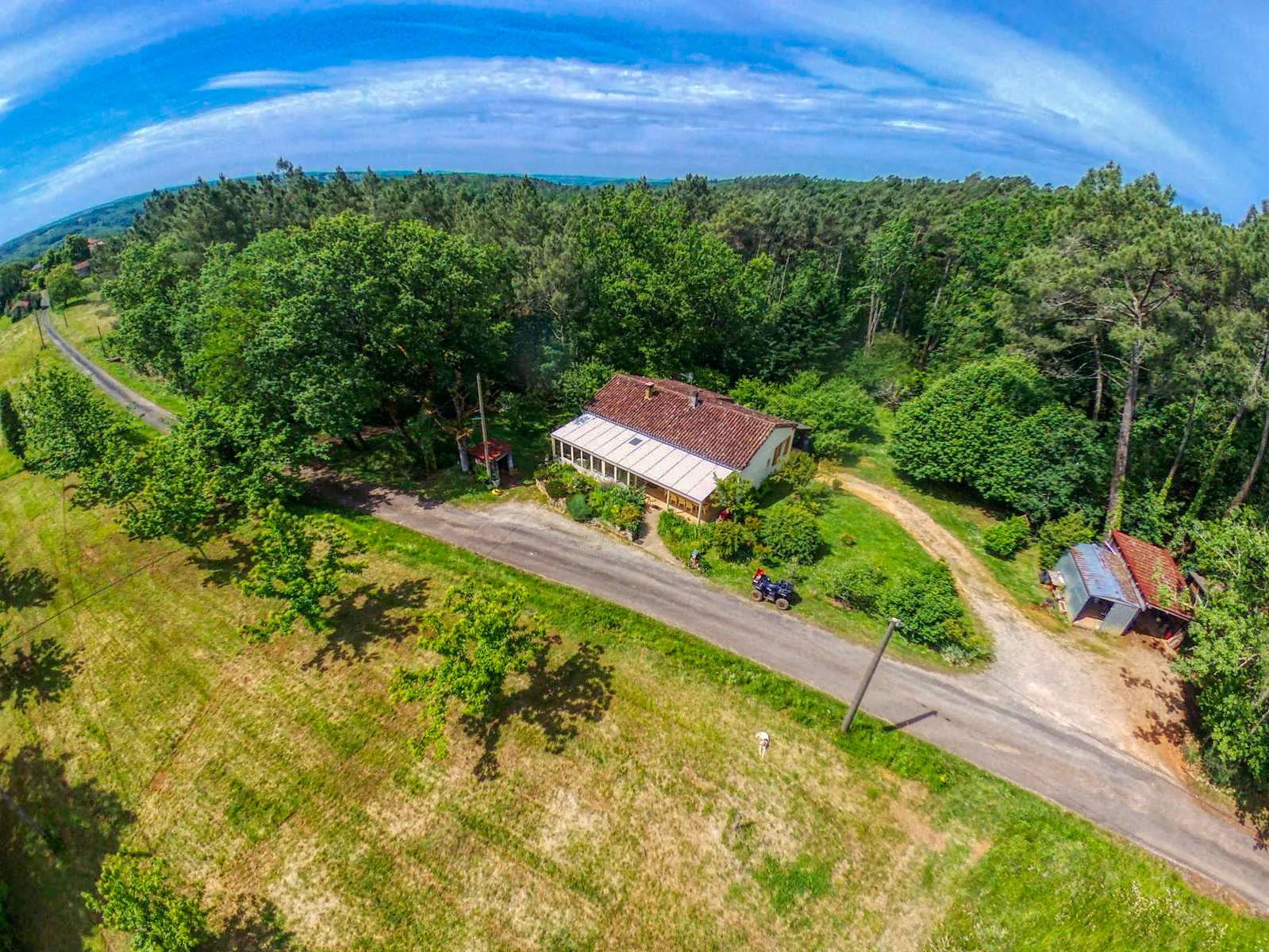 Maison de 3 chambres avec véranda et grand jardin proche Montcabrier 