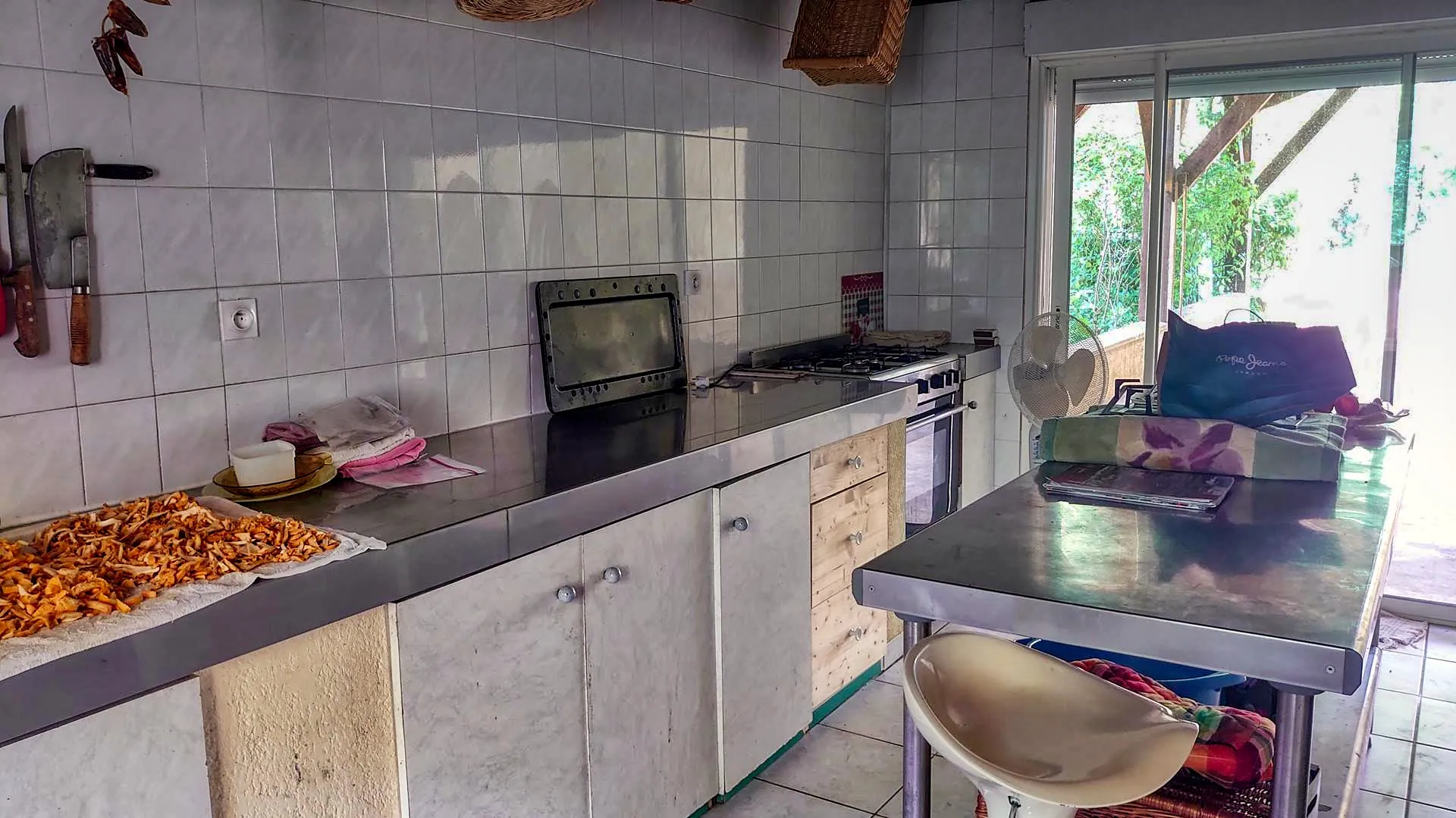 Maison de 3 chambres avec véranda et grand jardin proche Montcabrier 