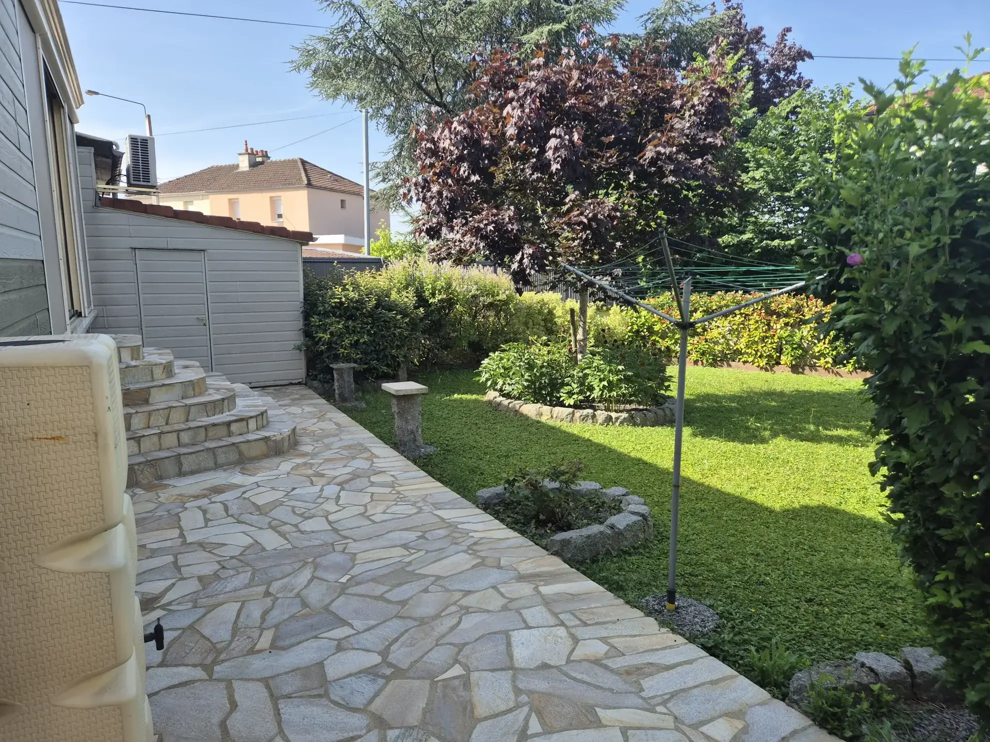 Maison de plain-pied à Saint-Dizier avec jardin et 2 chambres