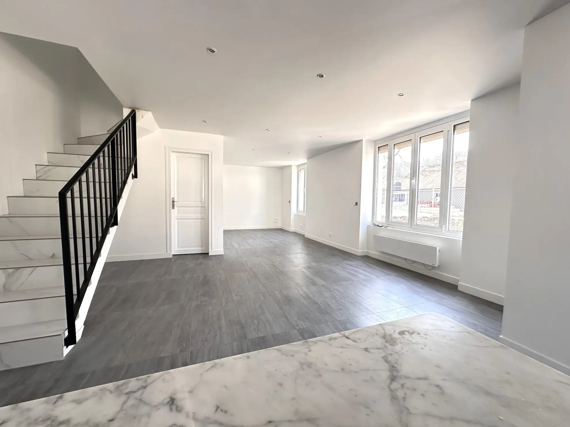 Maison rénovée de 113 m² avec 4 chambres à Gallardon, proche Chartres - Agencement optimal 