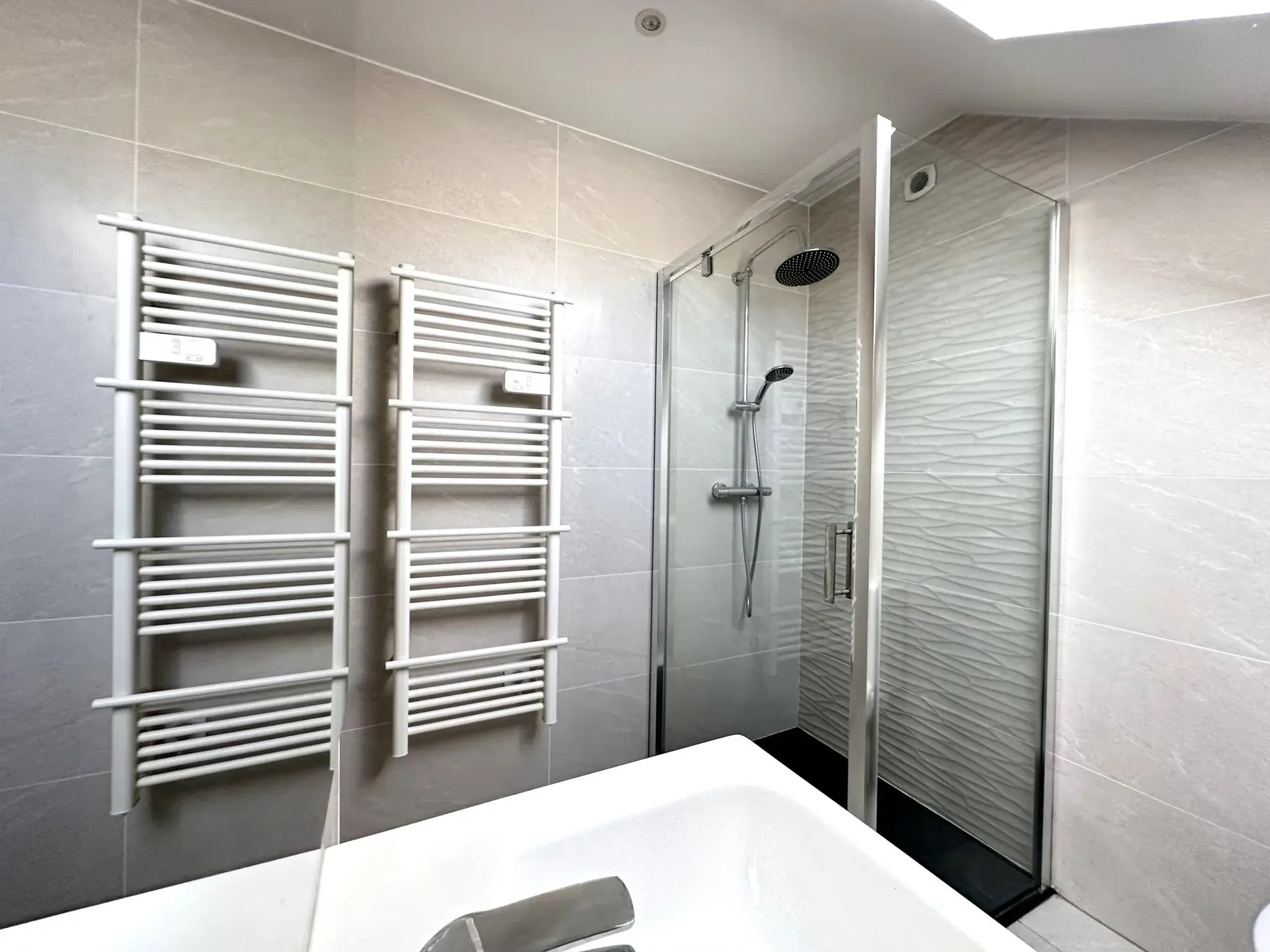 Maison rénovée de 113 m² avec 4 chambres à Gallardon, proche Chartres - Agencement optimal 