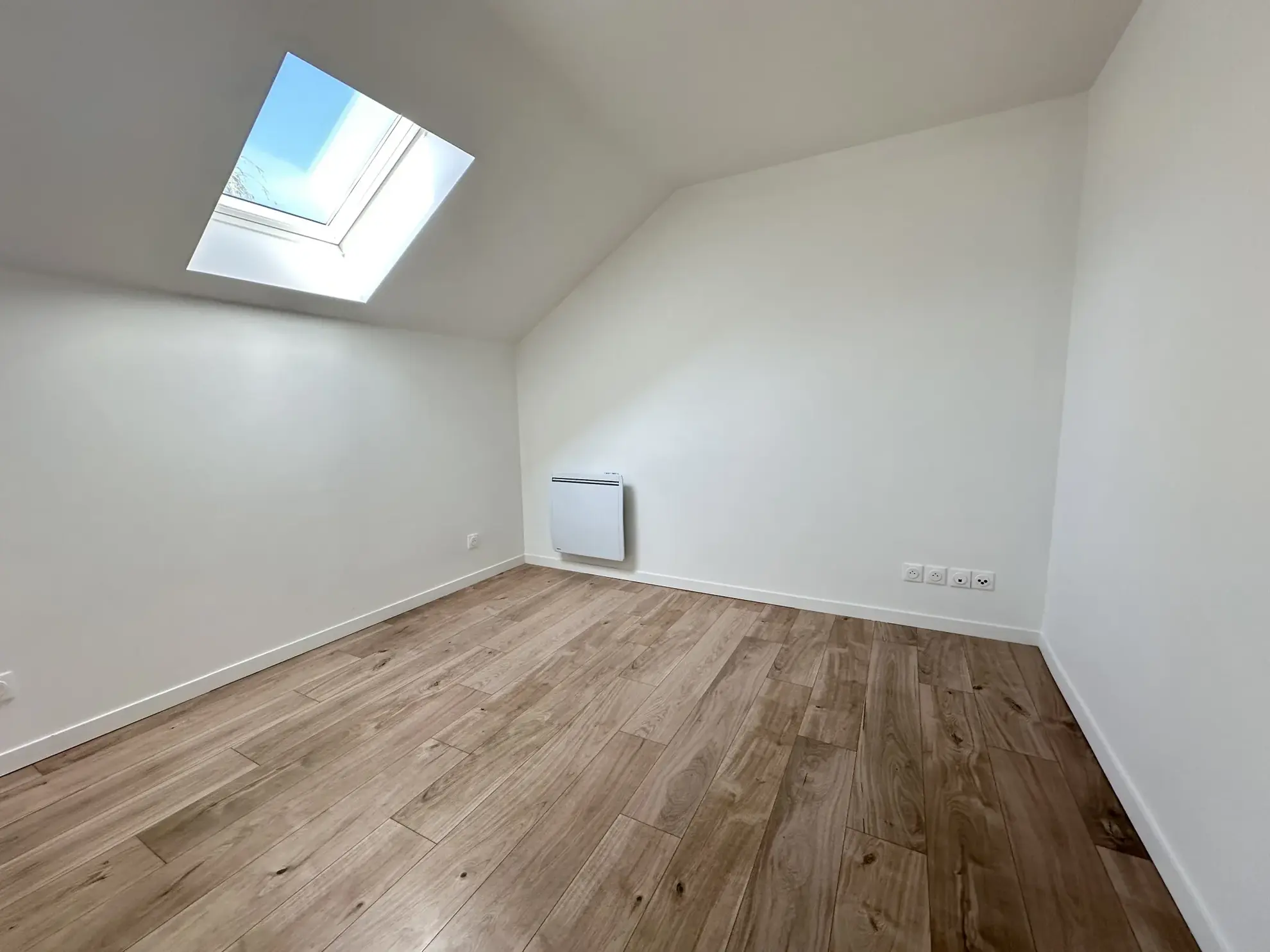 Maison rénovée de 113 m² avec 4 chambres à Gallardon, proche Chartres - Agencement optimal 