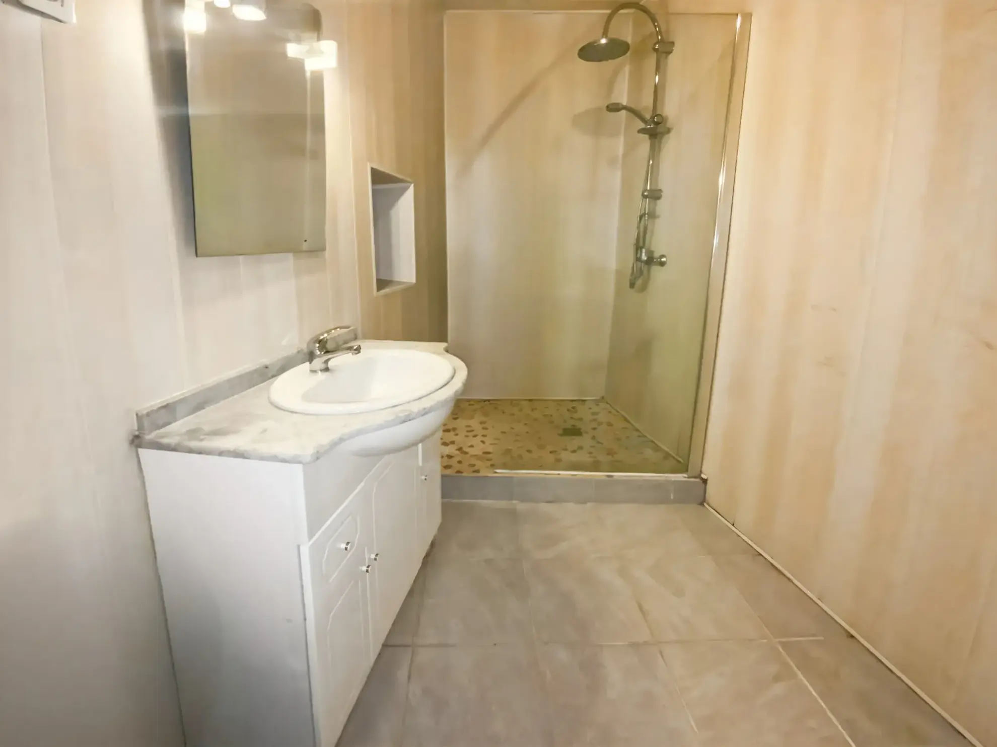 Charmante maison de village avec 3 chambres au cœur de Viens 