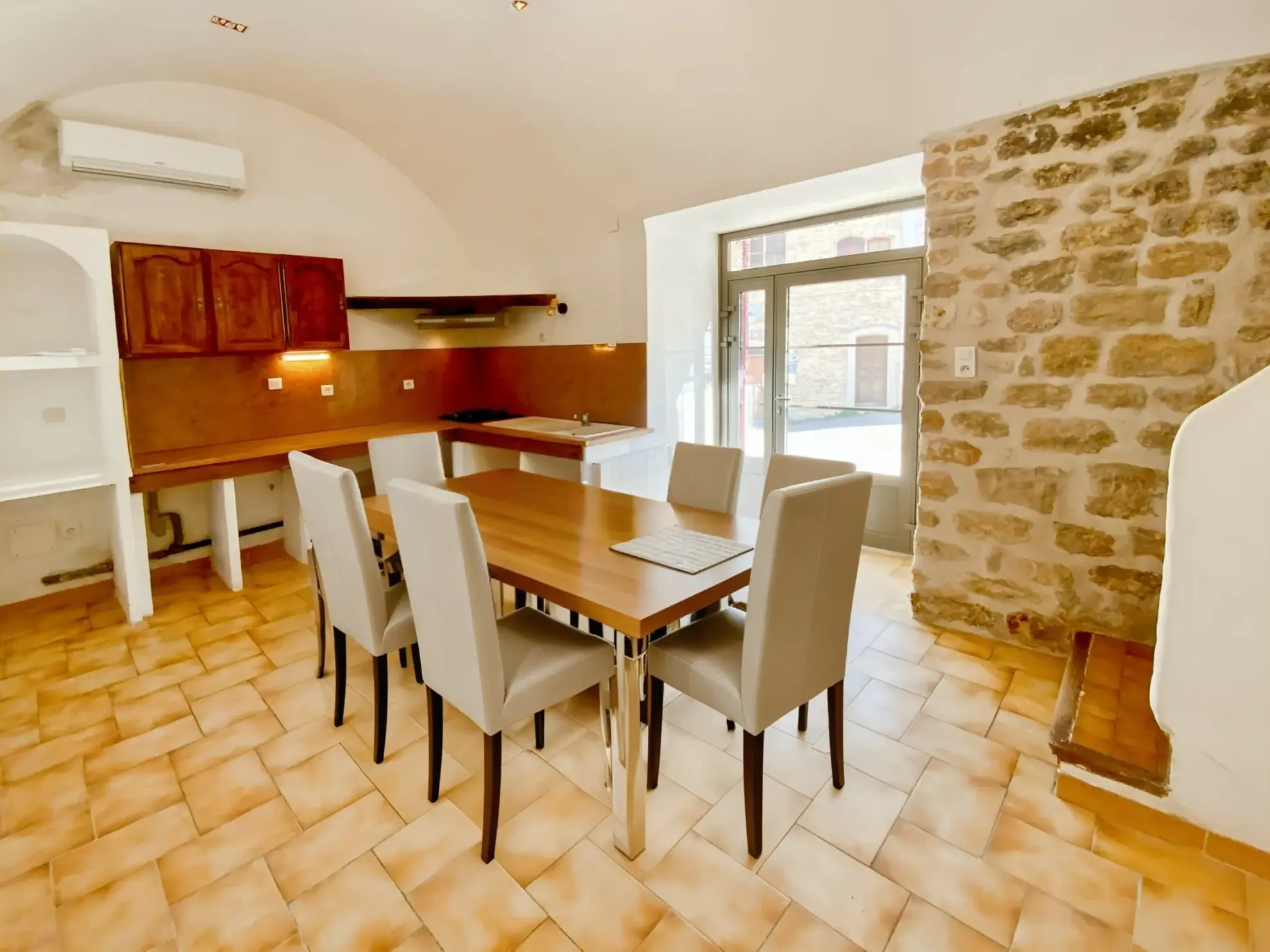 Charmante maison de village avec 3 chambres au cœur de Viens 