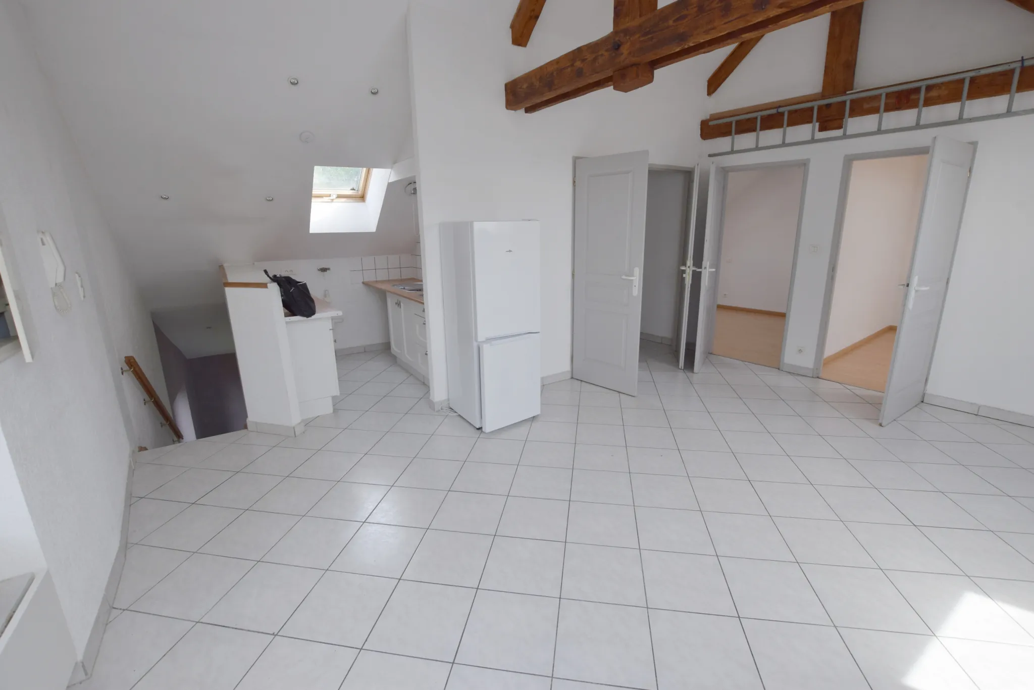 Appartement F3 rénové avec vue dégagée au centre de Montbéliard