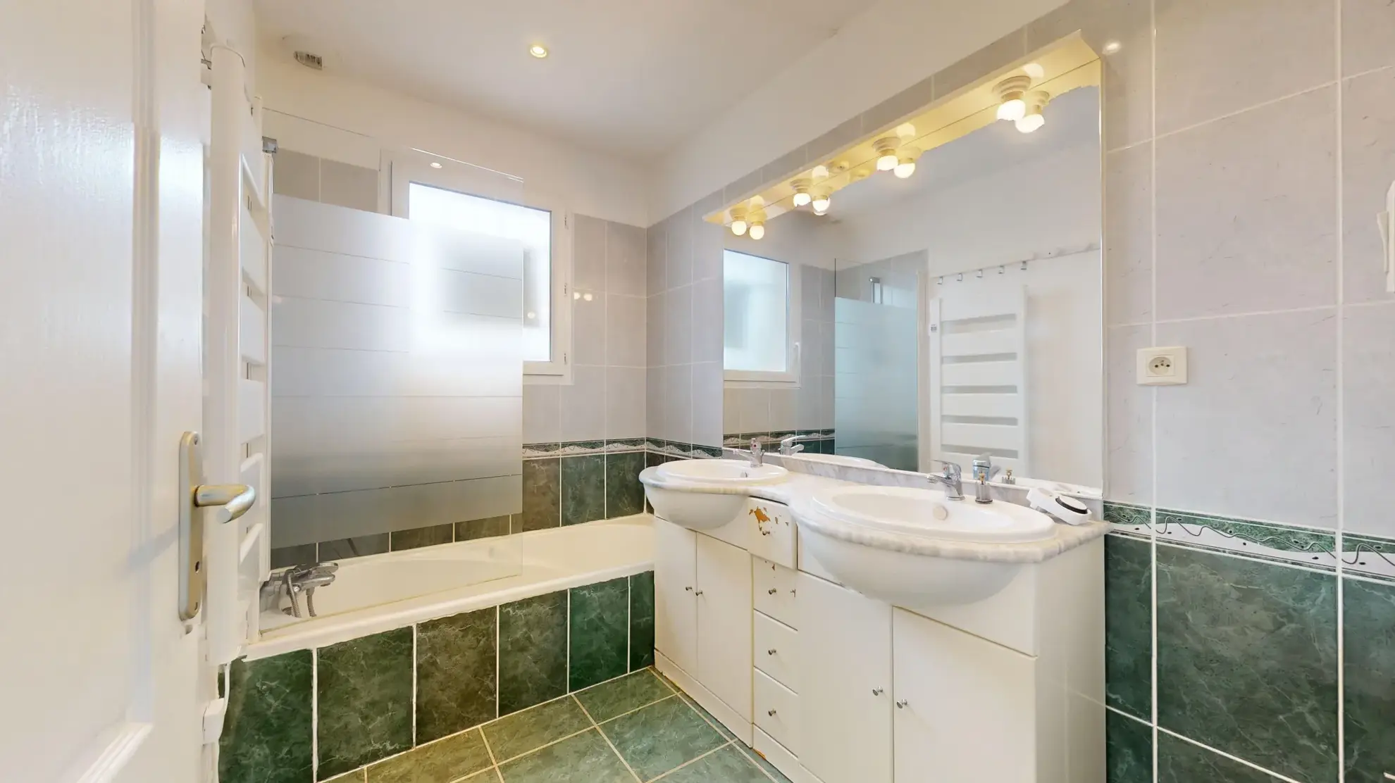 A vendre maison T5 à Auterive de 111 m² avec jardin et garage 