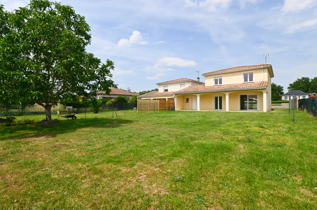 A vendre maison T5 à Auterive de 111 m² avec jardin et garage 