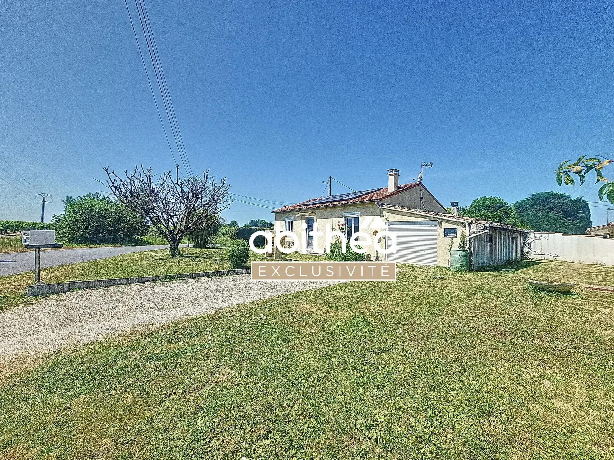 Maison de plain-pied à Chadenac – 77m², 3 chambres, garage, panneaux solaires 