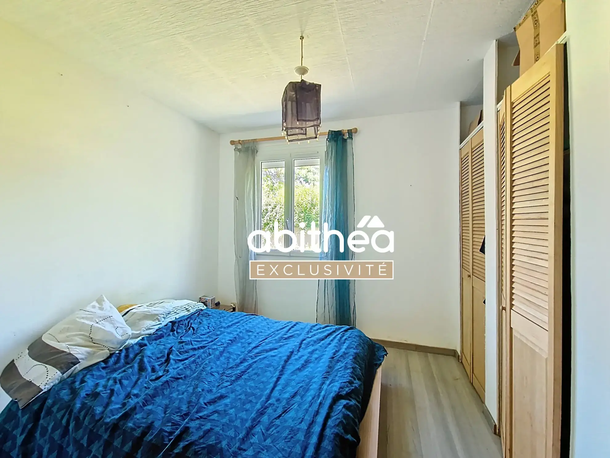 Maison de plain-pied à Chadenac – 77m², 3 chambres, garage, panneaux solaires 