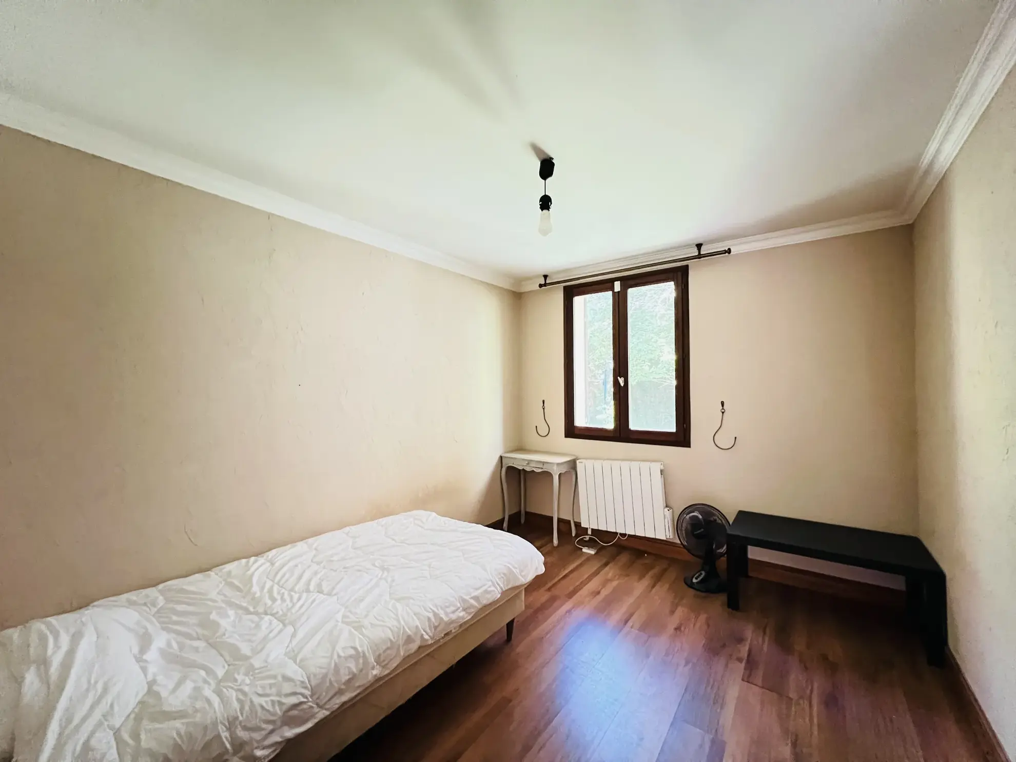 Maison récente avec studio indépendant et grand jardin à Auneaubleurysaintsymphorien 