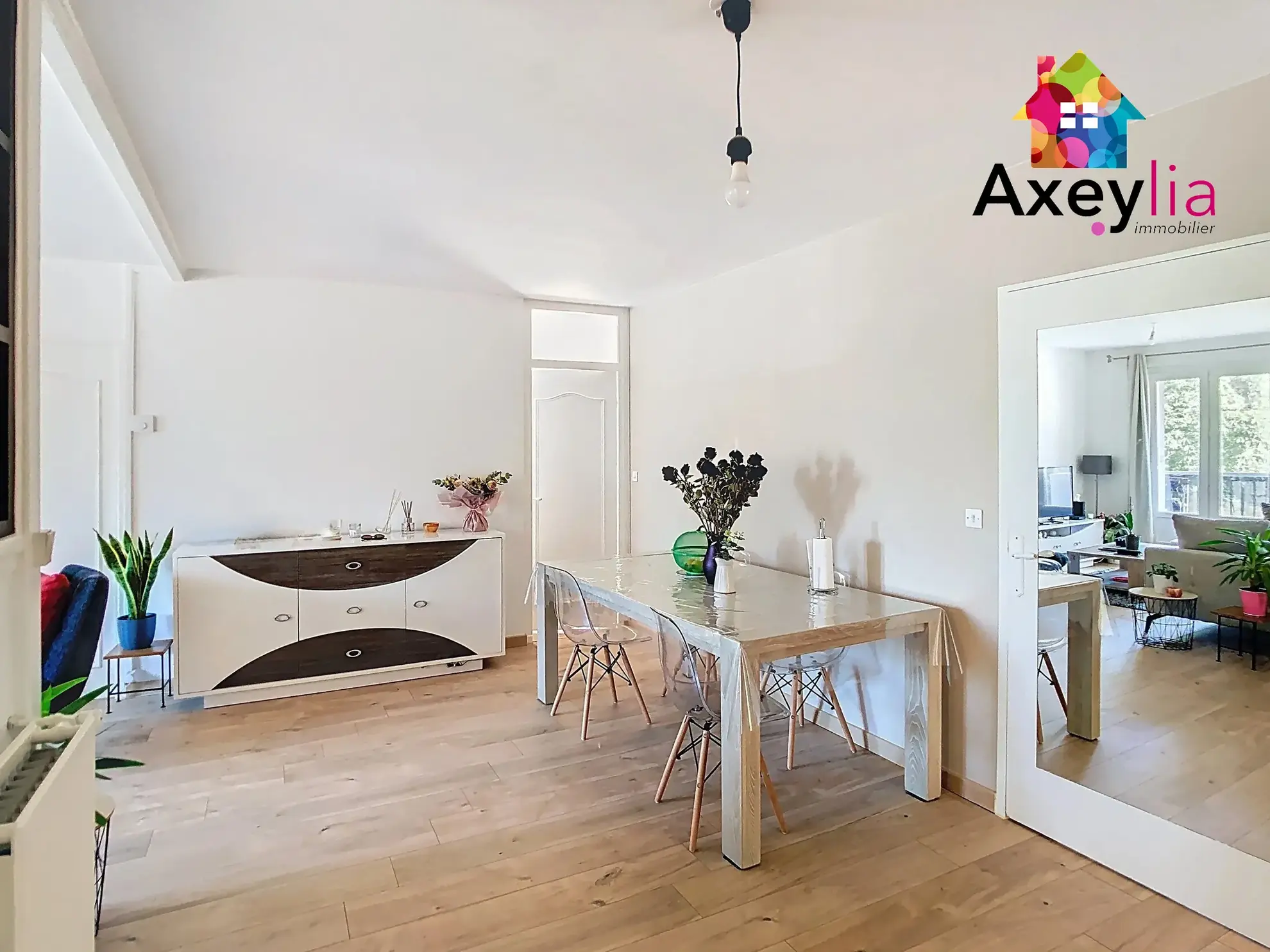 Appartement T5 rénové à Riorges avec terrasse, cave et 3 chambres 