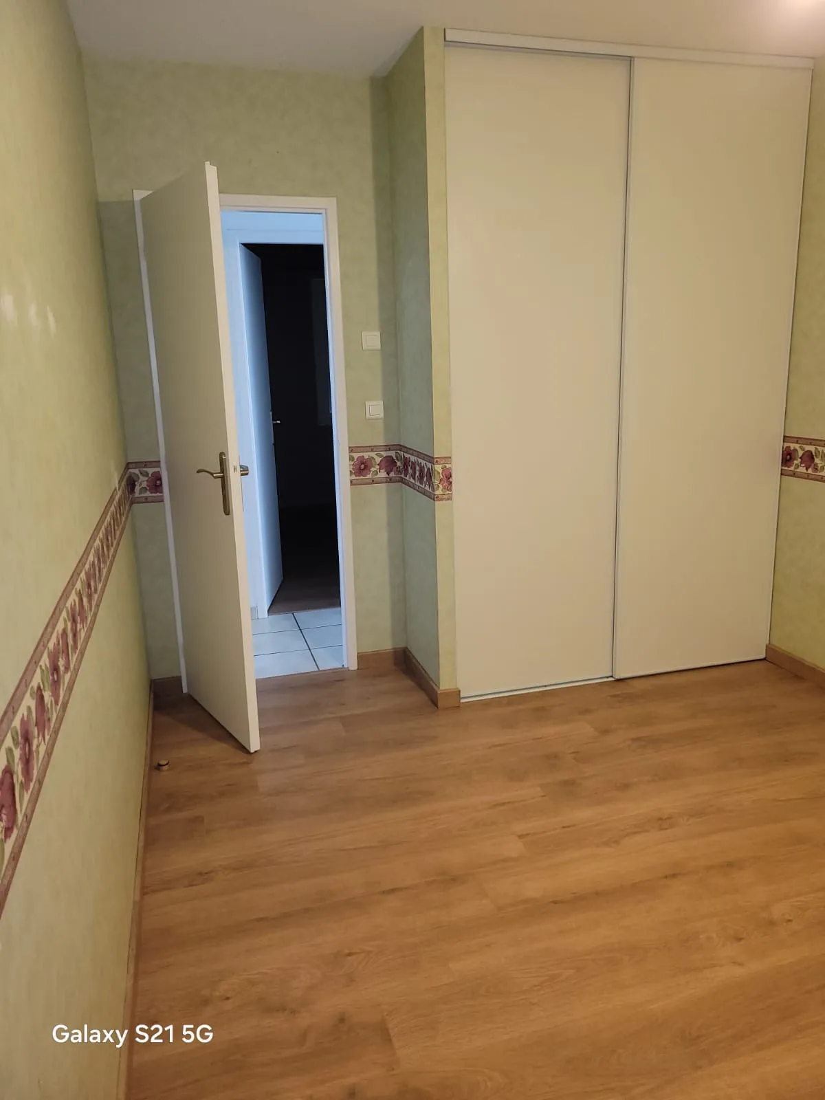 Villa de plain-pied avec piscine et garage à Estillac, 107 m² 