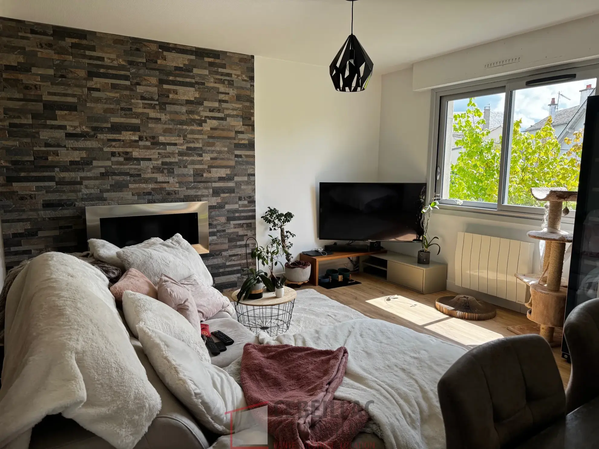 Appartement 61 m² avec balcon et parking sécurisé à Saint-Flour 