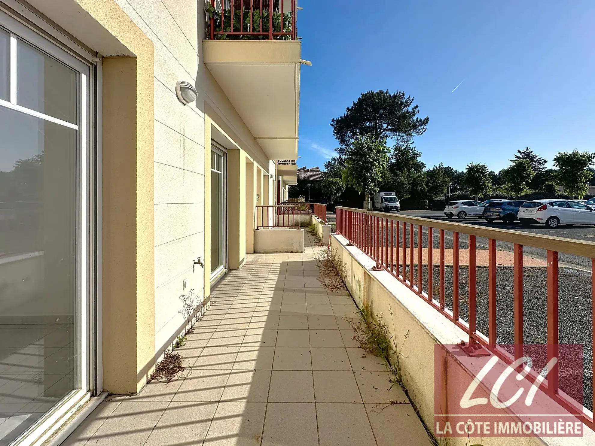 Bel appartement T2 avec terrasse à Gujan-Mestras - Ideal pour résidence ou investissement 